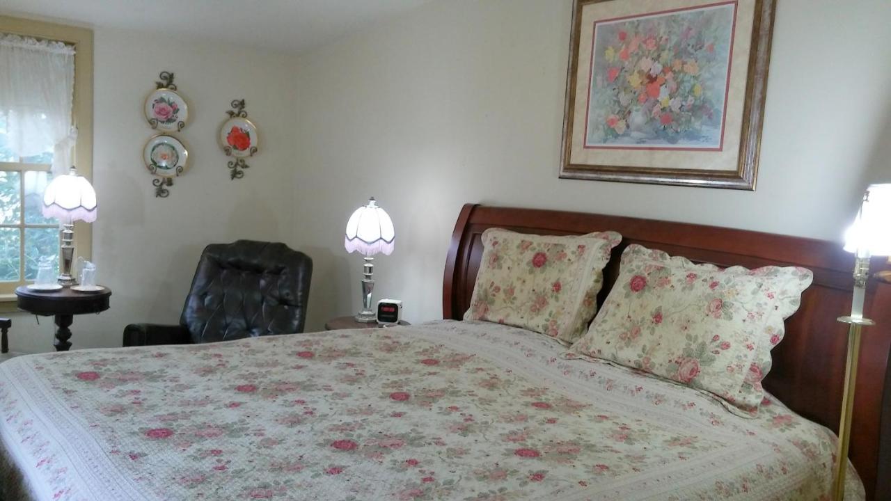 1732 Folke Stone Bed And Breakfast Уэст-Честер Экстерьер фото